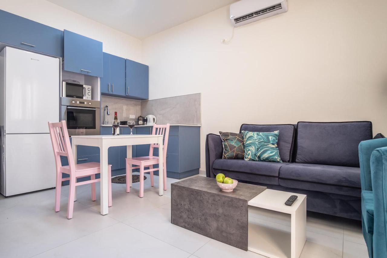Port City Haifa - Luxury Apartments 50 Mtrs From The Beach Exterior photo