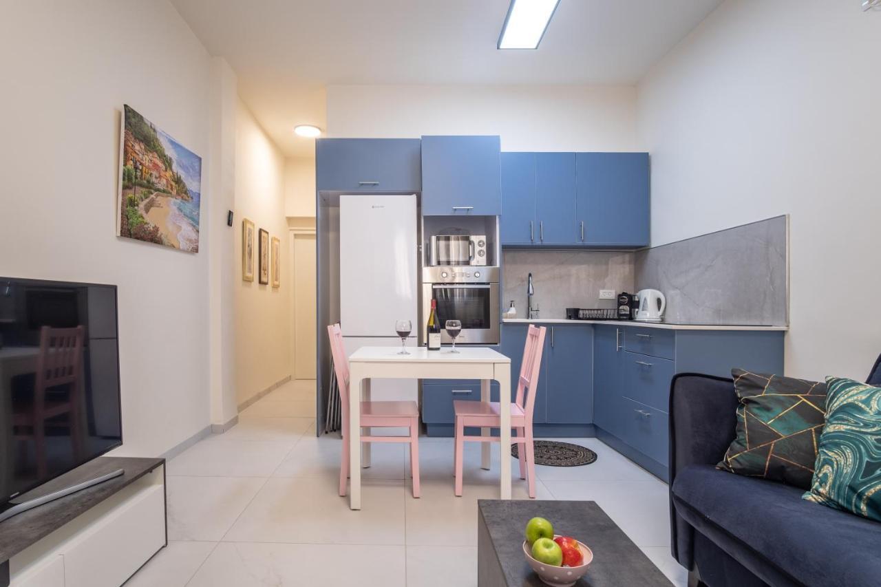 Port City Haifa - Luxury Apartments 50 Mtrs From The Beach Exterior photo