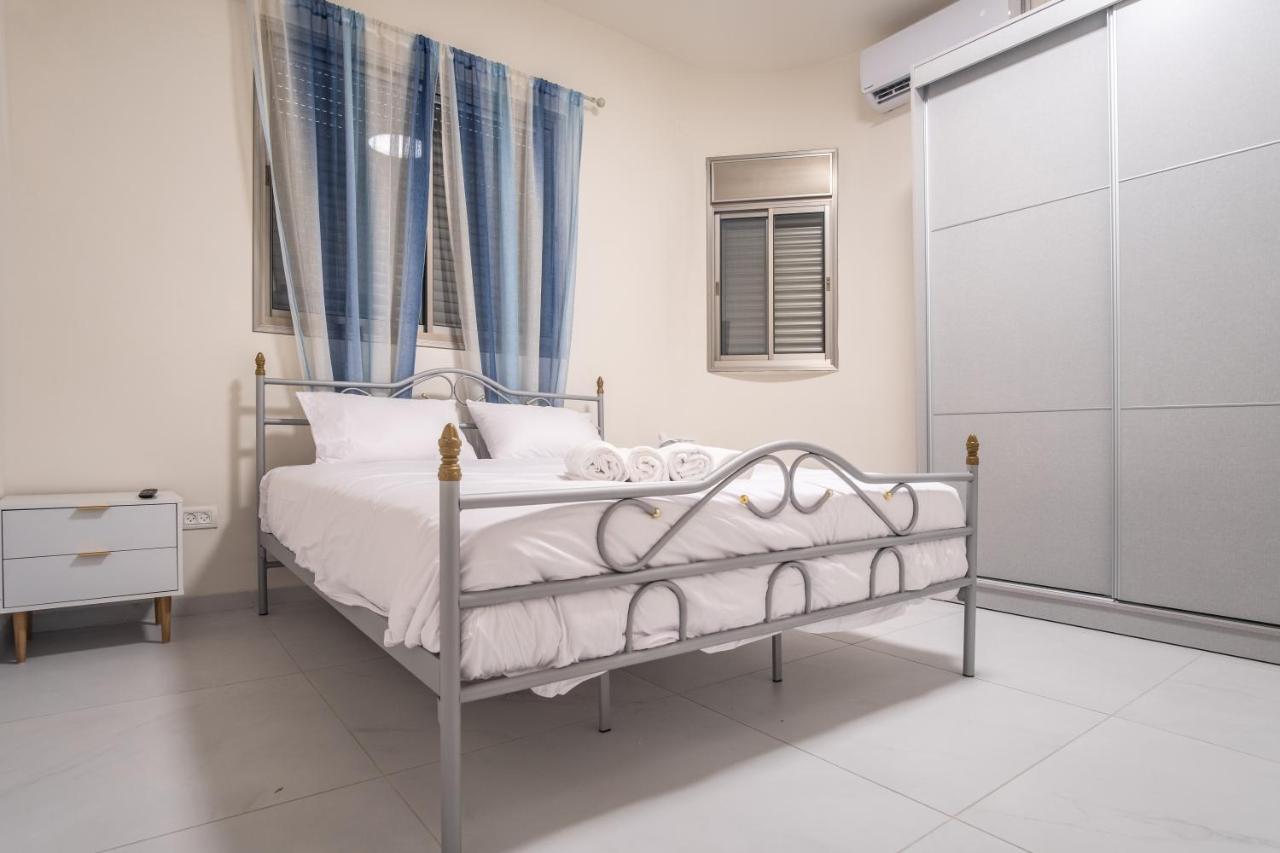 Port City Haifa - Luxury Apartments 50 Mtrs From The Beach Exterior photo